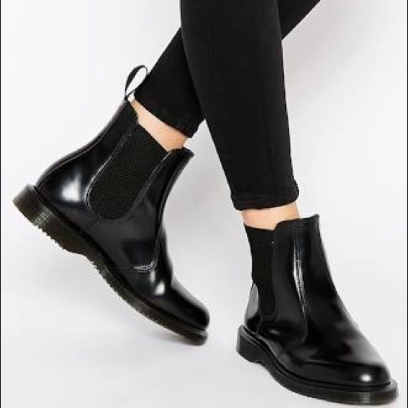 Dr. Martens Shoes - ⚡️FLASH SALE⚡️Black Dr Martens Kensington Boots